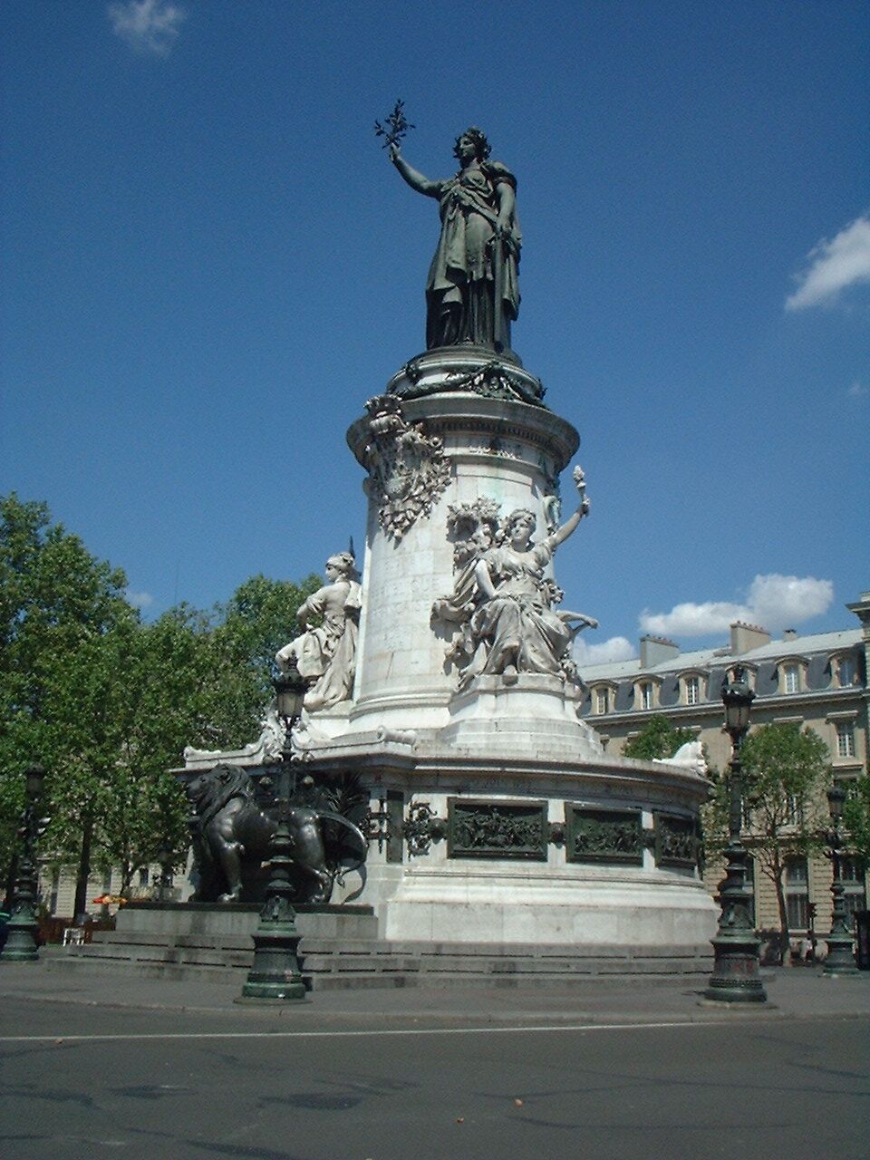 Paris 3 — illustration