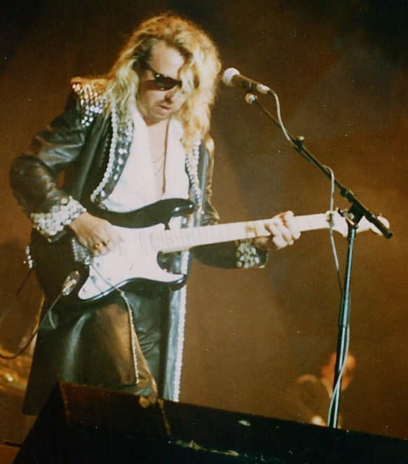 Dave  Stewart