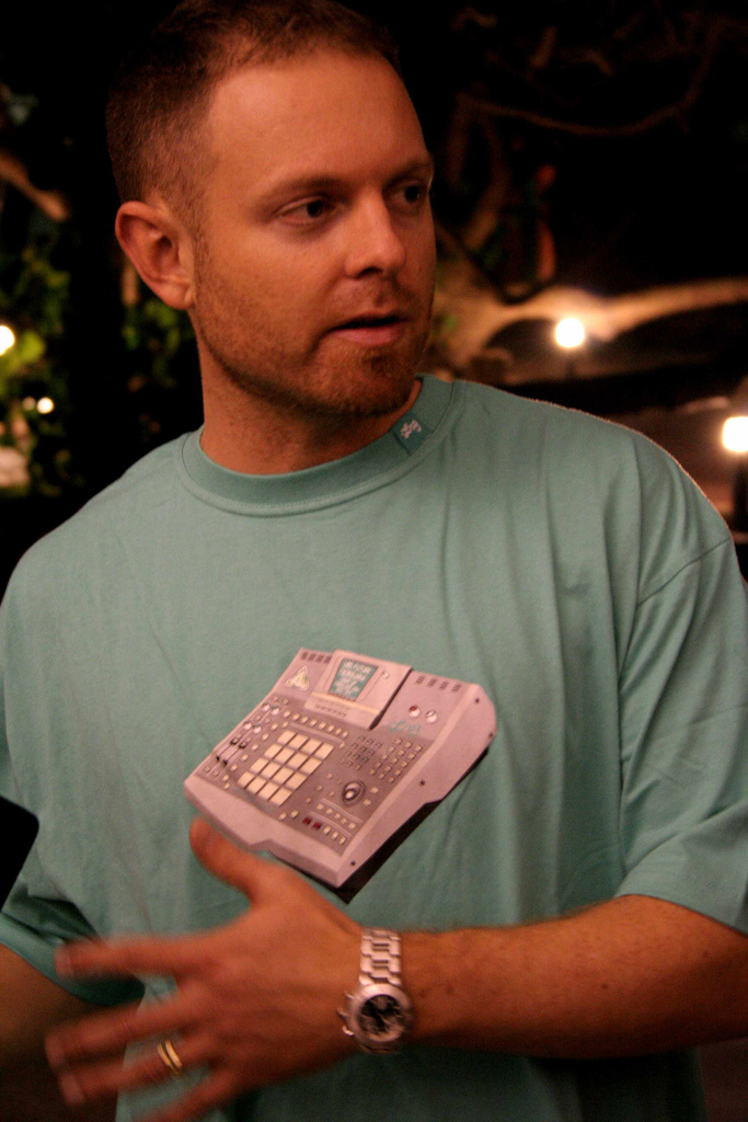 DJ  Shadow