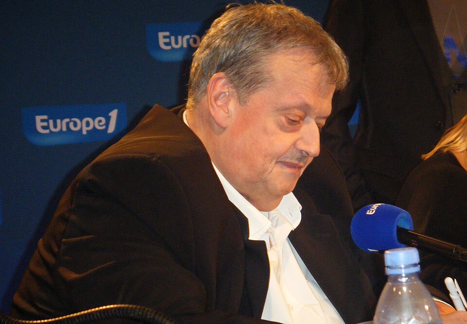 Guy  Carlier