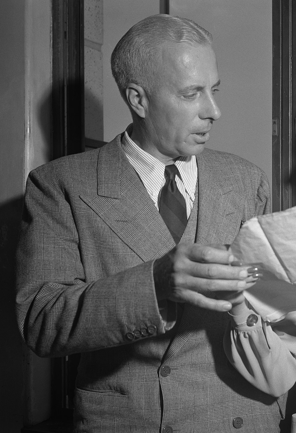 Howard  Hawks