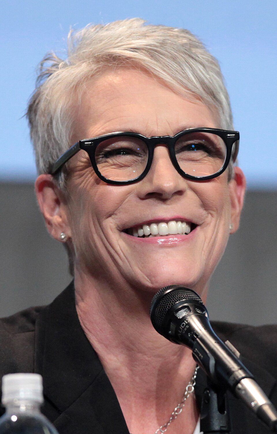 Jamie  Lee Curtis