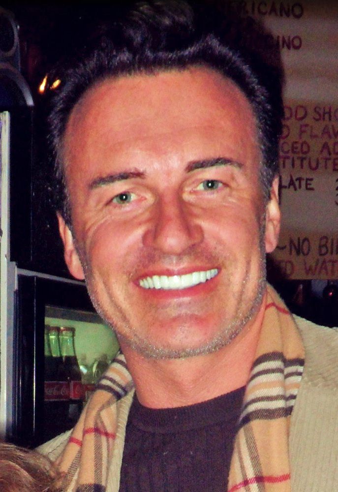 Julian  McMahon