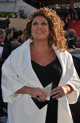 Marianne  James