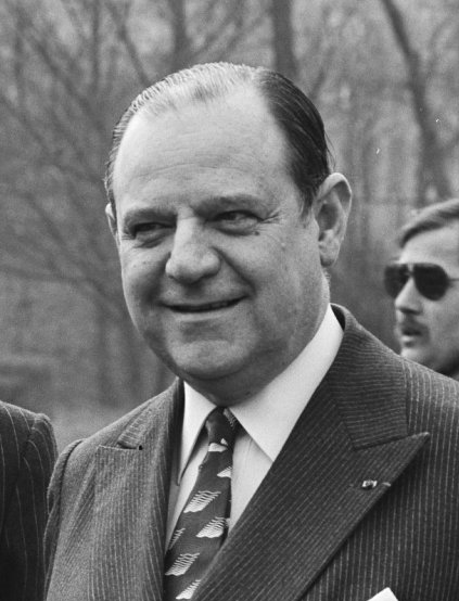 Raymond  Barre